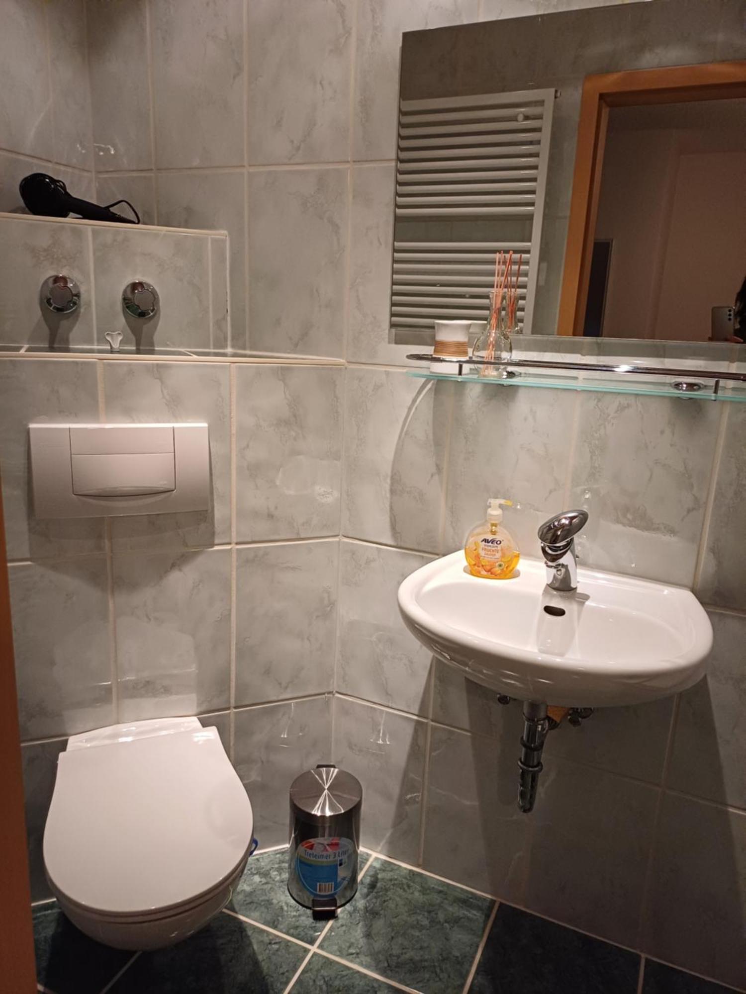 Thueringer Zimmer Suhl Bagian luar foto